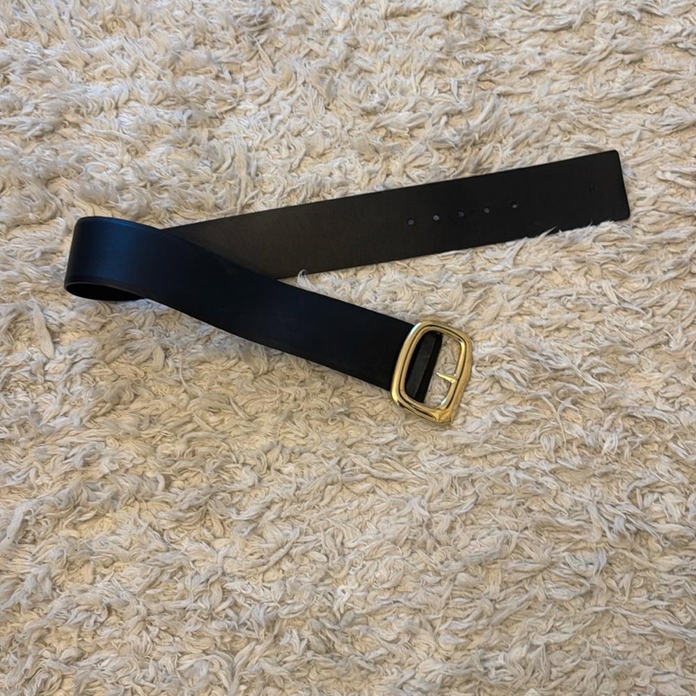 Thick wide Black Belt with Gold Buckle. Size small - Picture 5 of 10